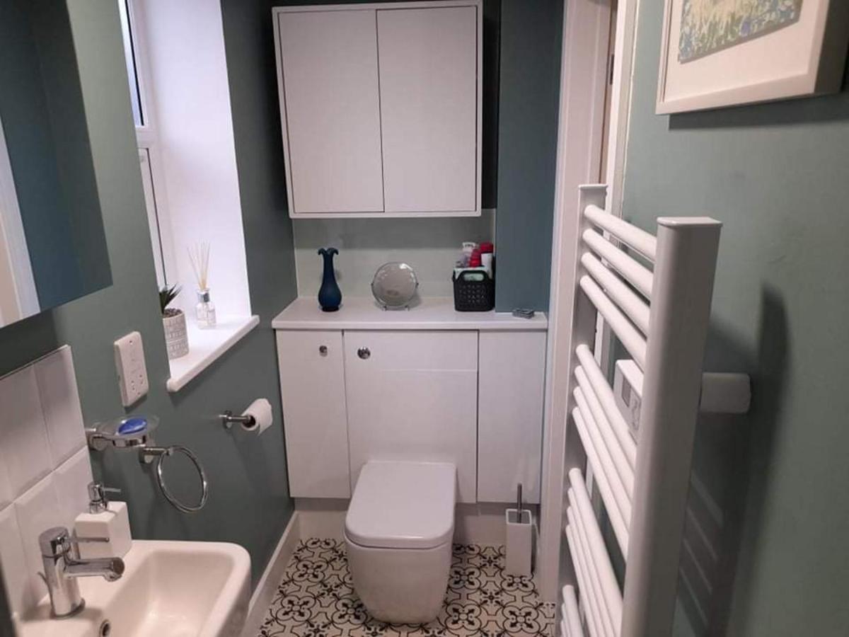 Outstanding Modern 1-Bed House In Chippenham Chippenham (Wiltshire) Ngoại thất bức ảnh