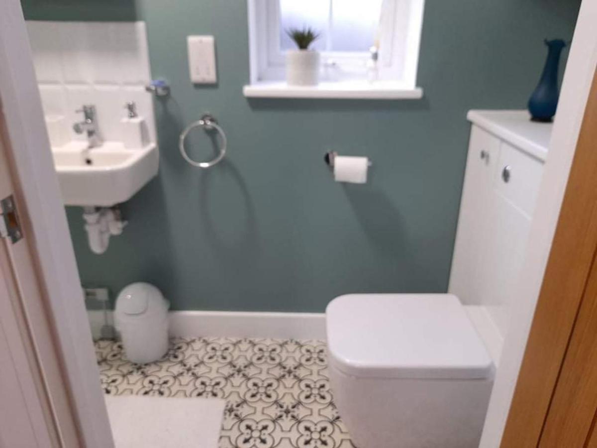 Outstanding Modern 1-Bed House In Chippenham Chippenham (Wiltshire) Ngoại thất bức ảnh